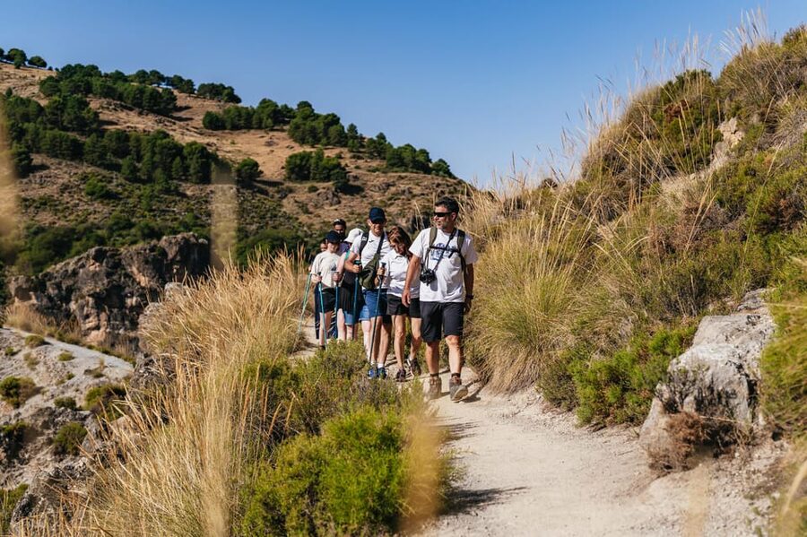Granada: Los Cahorros de Monachil Canyon Hiking Tour - What the guides add to the experience