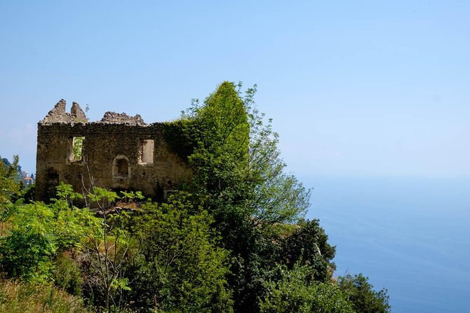 Guided Day Hike on the Path of the Gods with Sorrento Transfer - The shepherd’s hut lunch and local welcome