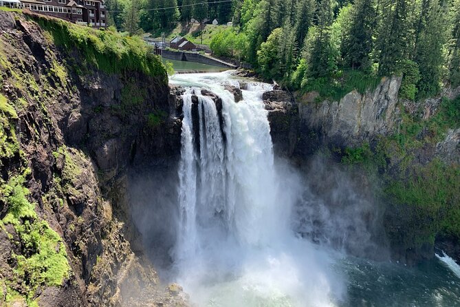 Guided forest hike to Seattle waterfalls incl. Snoqualmie Falls - Snoqualmie Falls gives you the big view