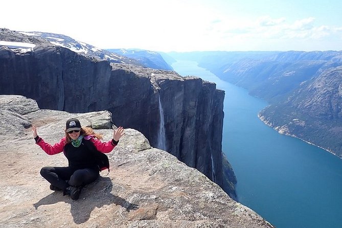 Guided hike to Kjerag and Kjeragbolten - Leaving Stavanger at 7:00 am