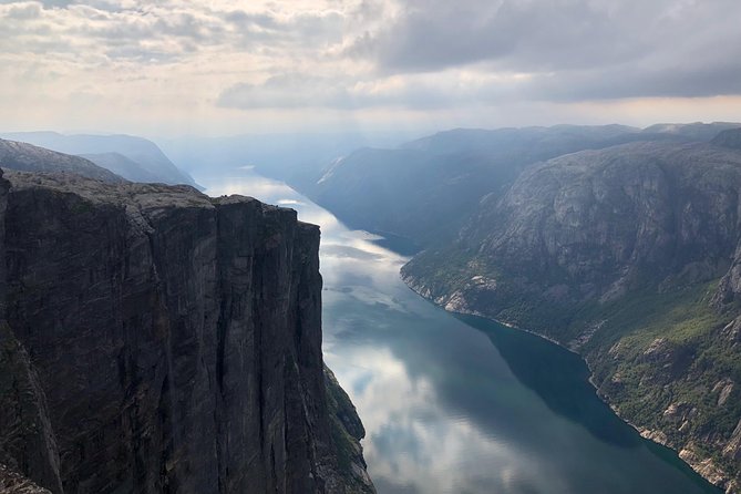 Guided hike to Kjerag and Kjeragbolten - The Kjerag trail is a real mountain hike