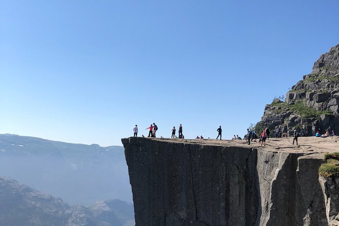 Guided hike to Pulpit Rock Preikestolen - What the trail feels like