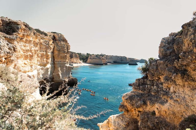 Guided hiking tour on the Seven Hanging Valleys Trail - Carvalho Beach and its unusual rock