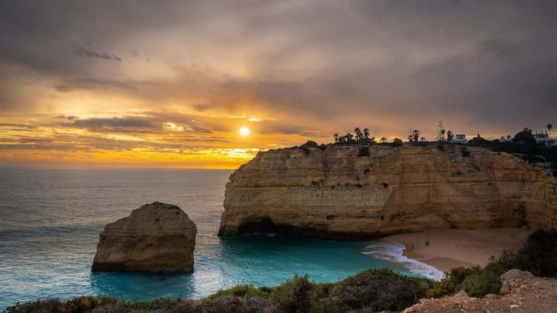 Guided hiking tour on the Seven Hanging Valleys Trail - Starting at Praia da Marinha