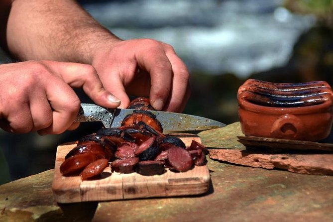 Half-day Hike & Picnic with Dog Love in Porto's Mountains - The picnic is more than a packed sandwich