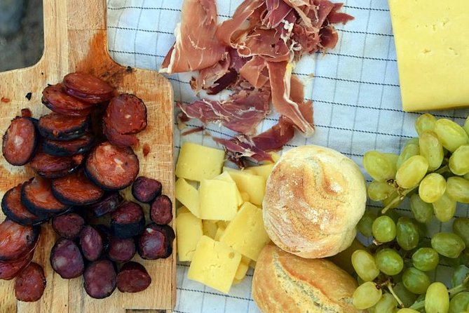 Half-day Hike & Picnic with Dog Love in Porto's Mountains - How demanding is the hike?