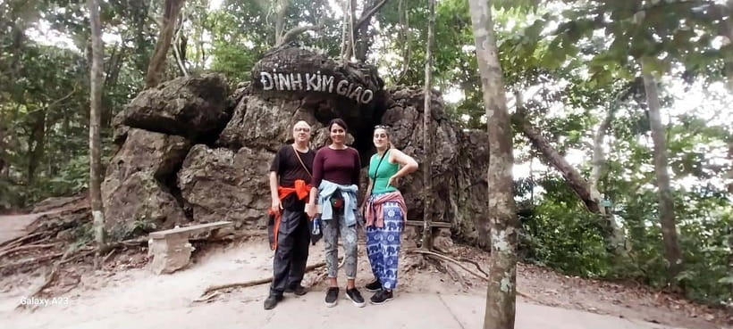 Half Day Hiking to Cat Ba National Park with a Guide - Quan Y Hospital Cave and Cat Ba’s wartime past