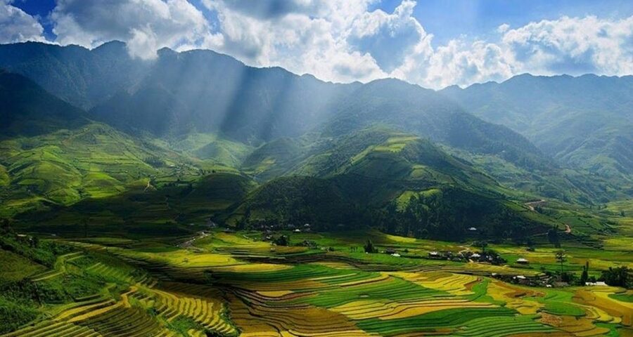 Hanoi: 2-Day Sa Pa Guided Village & Homestay Trekking Tour - Lunch, shower, and the long ride back