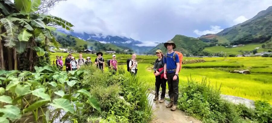 Hanoi: Sapa Trekking 2 Days 1 Night - Sleeper Bus from Hanoi - Lao Chai lunch and the walk to Ta Van