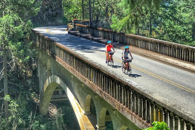 Hike and Bike Tour to Columbia River Gorge Waterfalls - What makes the guides valuable