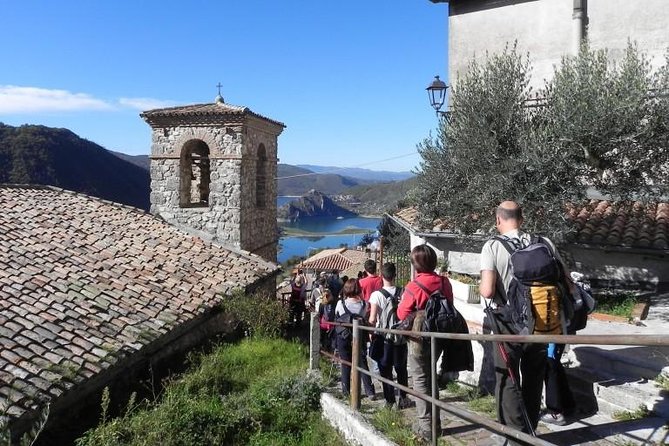 Hike Lake Castle and Good Food! - Price, transport, and practical value