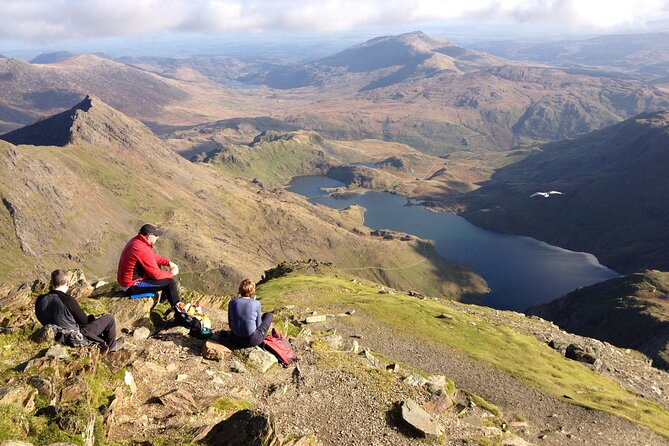 Hike to the summit of Snowdon! - Meeting in Llanberis and preparing for the climb
