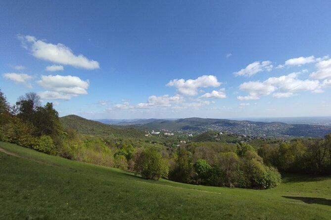 Hiking in Budapest - Trail markers, plants, birds, and local stories