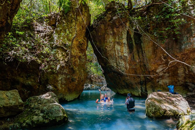 Hiking Tour of La Leona Waterfall with Lunch - What the day near Tamarindo is really like