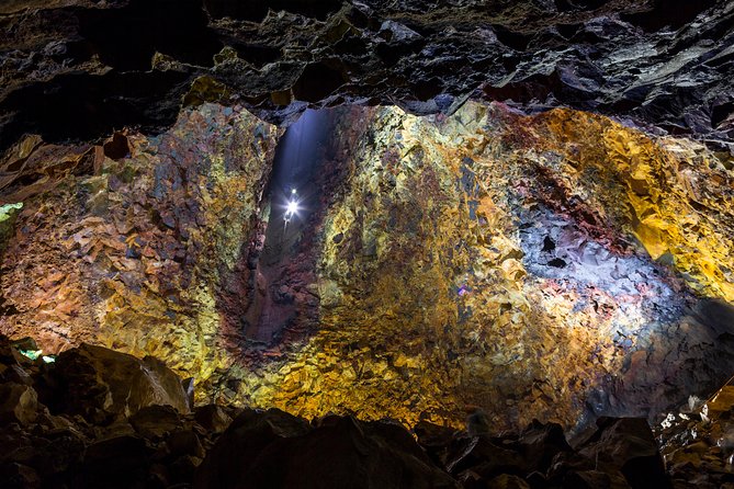 Inside the Volcano: Small-Group Tour and Lava Field Hike - Small groups, safety, and guide quality