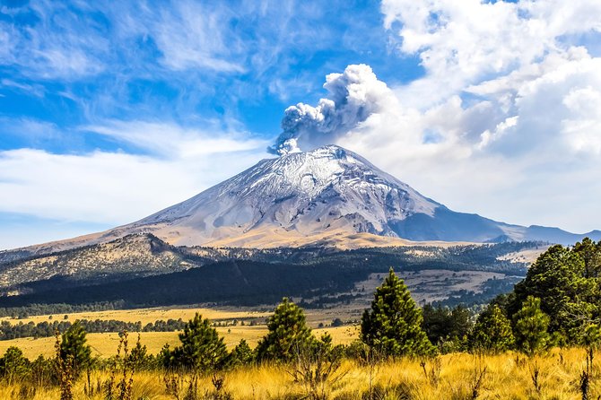 Iztaccihuatl Volcano Hike with an Alpinist - Why the views earn the long ride