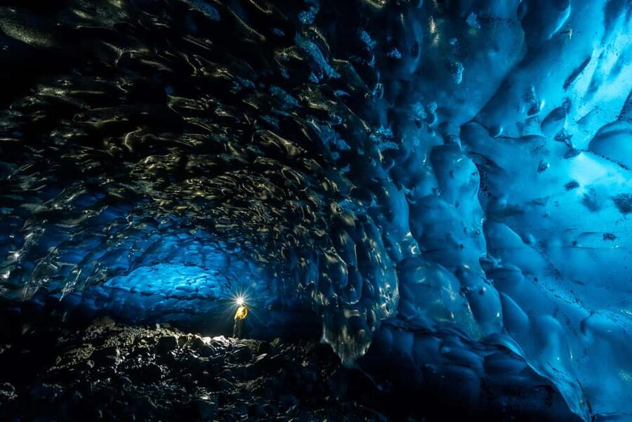 Jökulsárlón: Glacier Hike to a Remote Ice Cave - Three Hours of Ice, Canyons, and Blue Light