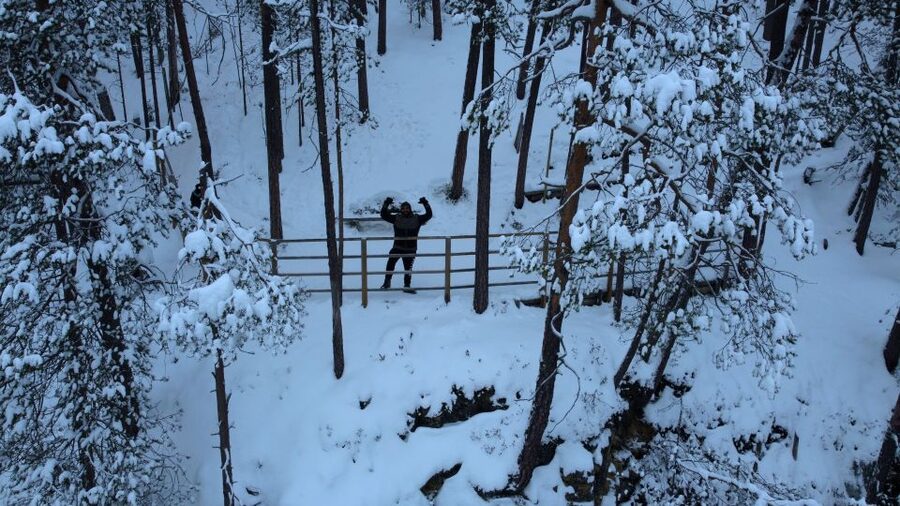 Korouoma: Frozen Waterfall Hiking Tour - Guides, group size, and the human side of the tour