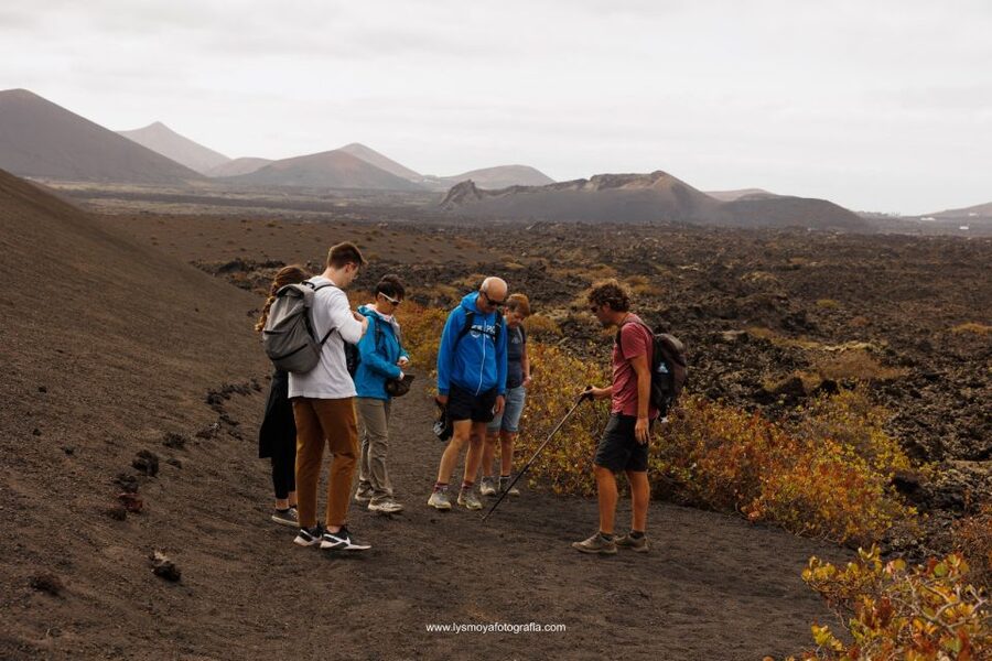 Lanzarote: Hike Across Timanfaya's Volcanic Landscapes - Crossing Timanfaya on foot instead of by bus