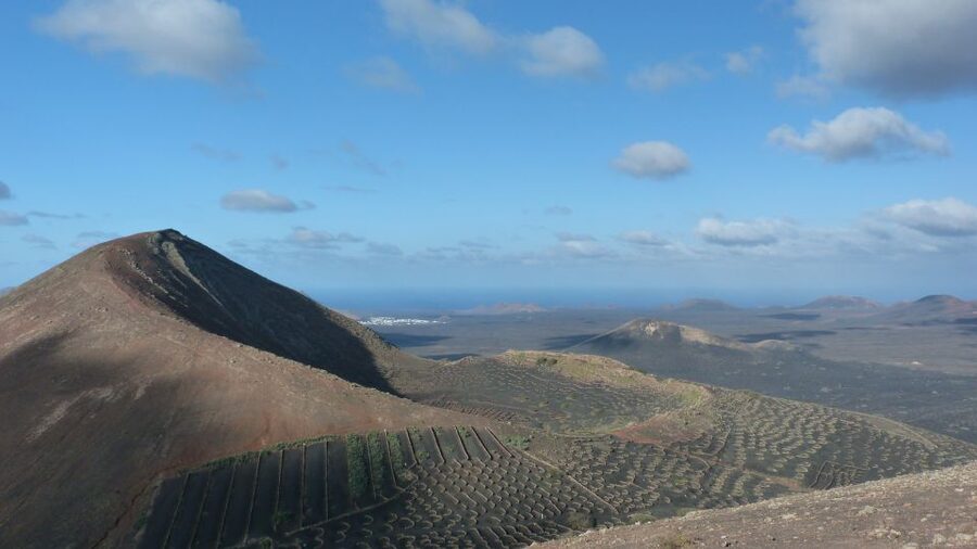 Lanzarote: La Geria Vineyards Hiking Tour - Ending at Bodega Rubicón with Malvasia