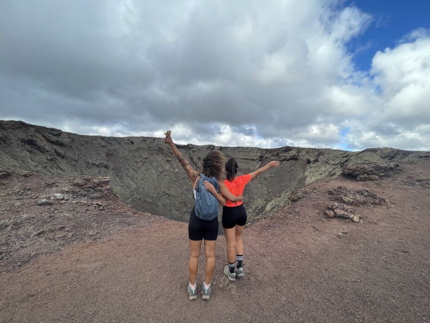 Lanzarote: Timanfaya Natural Park Trekking Tour - The guides make or break the outing