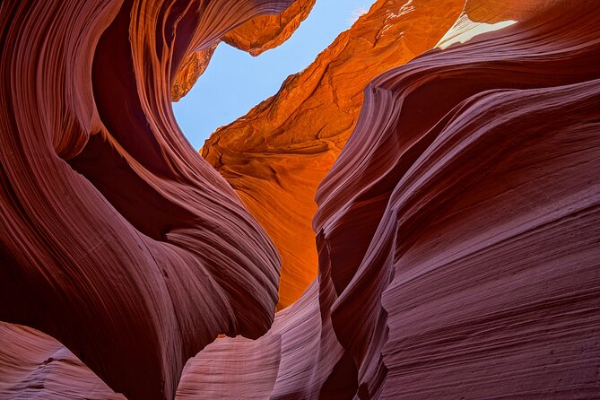Lower Antelope Canyon Hiking Tour - Why Lower Antelope Canyon feels different
