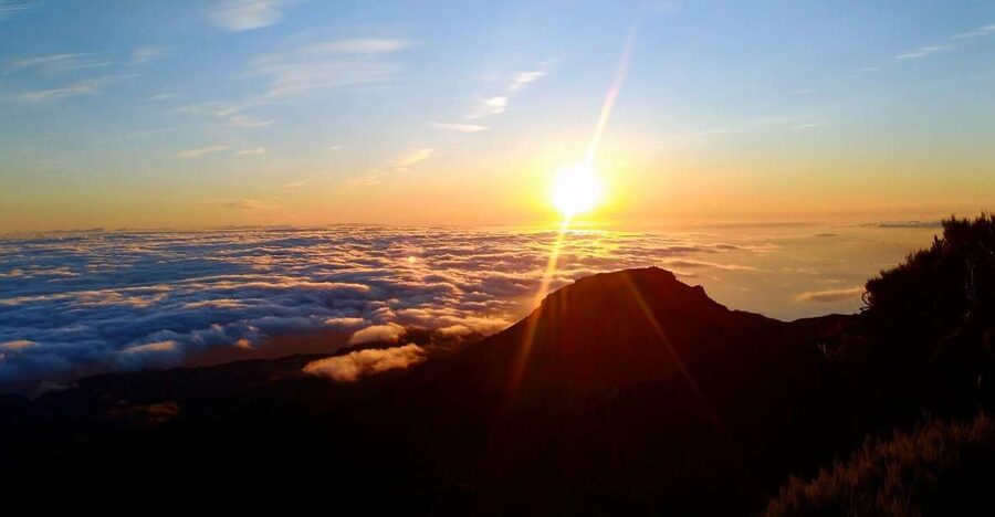 Madeira: Pico Ruivo Guided Sunrise Hike with Hotel Pickup - Why Pico Ruivo is worth the early alarm