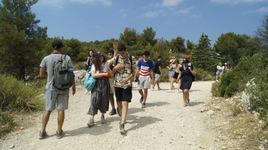 Marseille: Calanques National Park Guided Hike with Picnic - Who will enjoy this hike most?