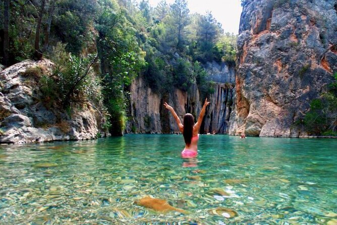 Montanejos Hiking Tour & Thermal Pools from Valencia - The views, geology, and local stories