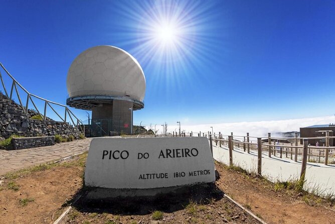 Morning Transfer To Pico Do Arieiro, Hike To Pico Ruivo & Return From Teixeira - Key points at a glance