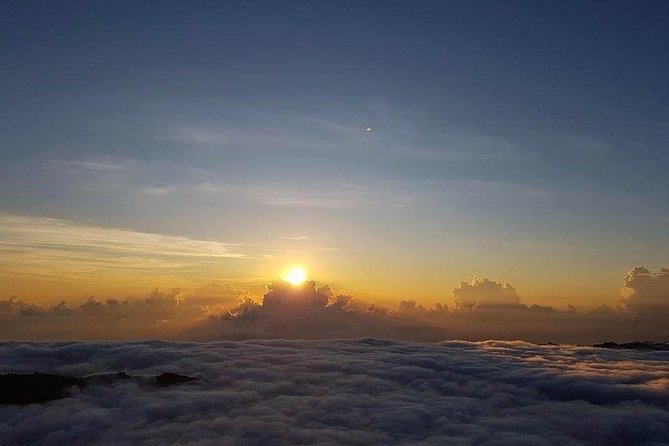 Mount Batur Sunrise Hike and Hidden Waterfall - Sunrise, breakfast, and the summit reward