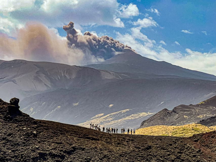 Mount Etna: Craters of the 2002 Eruption Trekking Experience - Meeting at Piano Provenzana without confusion