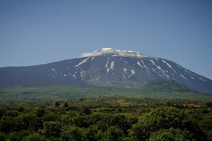 Mount Etna: North Upper Craters Guided Tour by 4x4 with Trek - Guides, languages, and the quality of the explanation