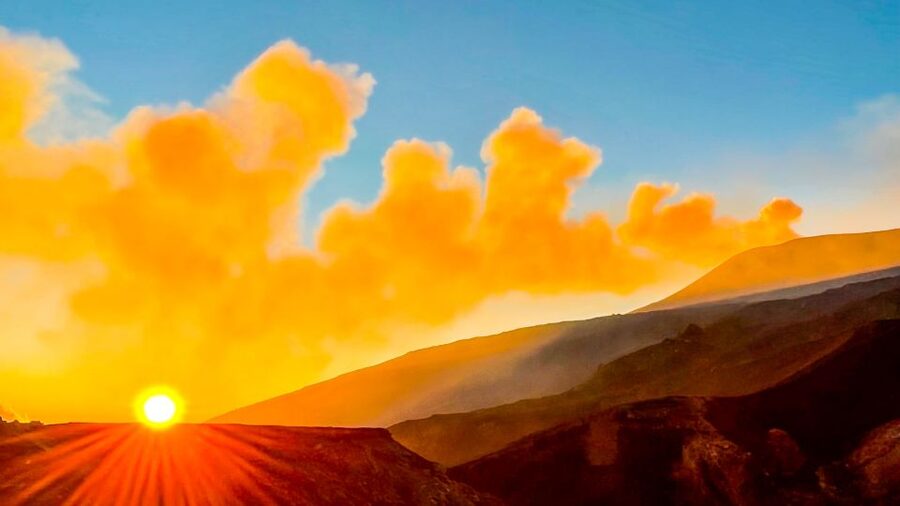 Mount Etna: Trek to 3000m with cable car and 4x4 - Recent lava, the 2002 vent, and the lava channel