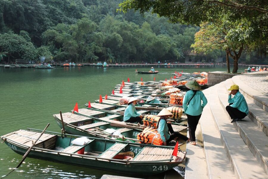 Ninh Binh: Hoa Lu, Trang An and Mua Caves Hiking Day Trip - Mua Cave and the 486-step climb