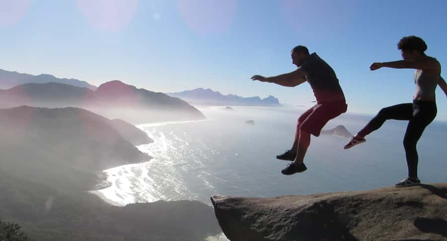 Pedra do Telégrafo Hike and Beach Full-Day Tour - The early morning pickup and ride west