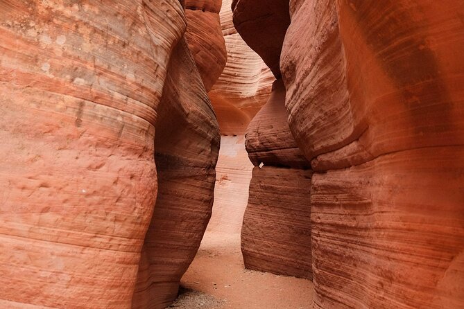 Peekaboo Slot Canyon UTV and Hiking Adventure - The Route Begins at Moqui Cave Near Kanab
