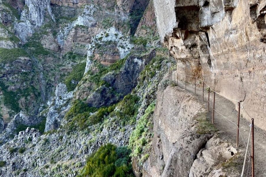Pico Do Arieiro Pico Ruivo Sunrise or Morning Hike Transfers - Key details before you book