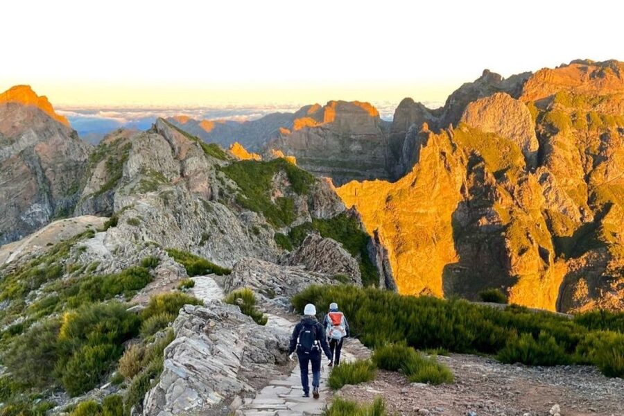 Pico Do Arieiro Pico Ruivo Sunrise or Morning Hike Transfers - The PR1 trail and its famous stairway