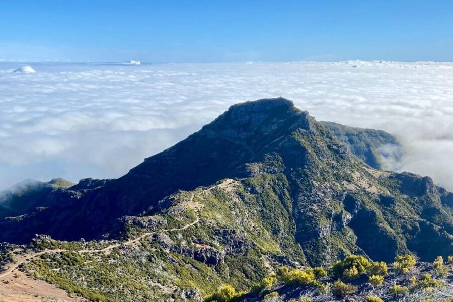 Pico Do Arieiro Pico Ruivo Sunrise or Morning Hike Transfers - Who should choose this hike?
