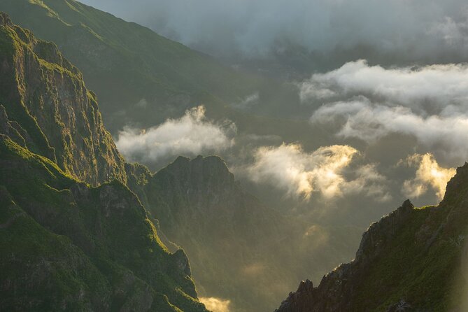 PR1 Sunrise Pico do Arieiro Self-Guided Hiking Transfer - The PR1 Stairway to Heaven section