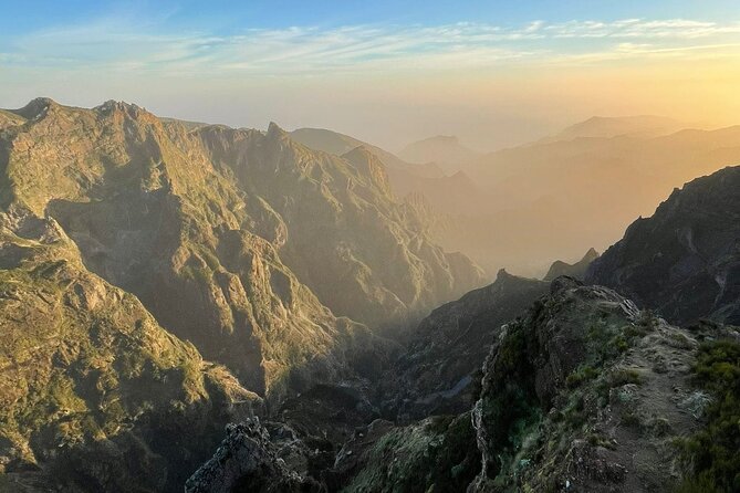 PR1 Sunrise Pico do Arieiro Self-Guided Hiking Transfer - Who should book this experience?