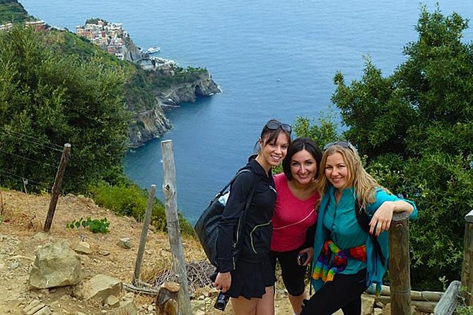Private Cinque Terre Trek & Tour - Climbing from Riomaggiore toward Groppo