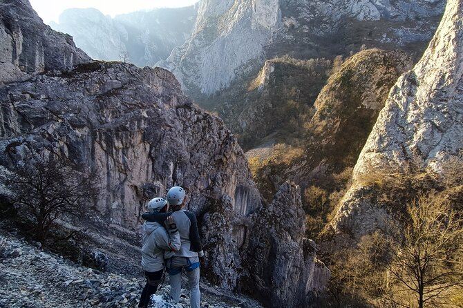 Private Hiking OR Climbing Experience in beaufitul gorges - The 15-minute walk into the gorge
