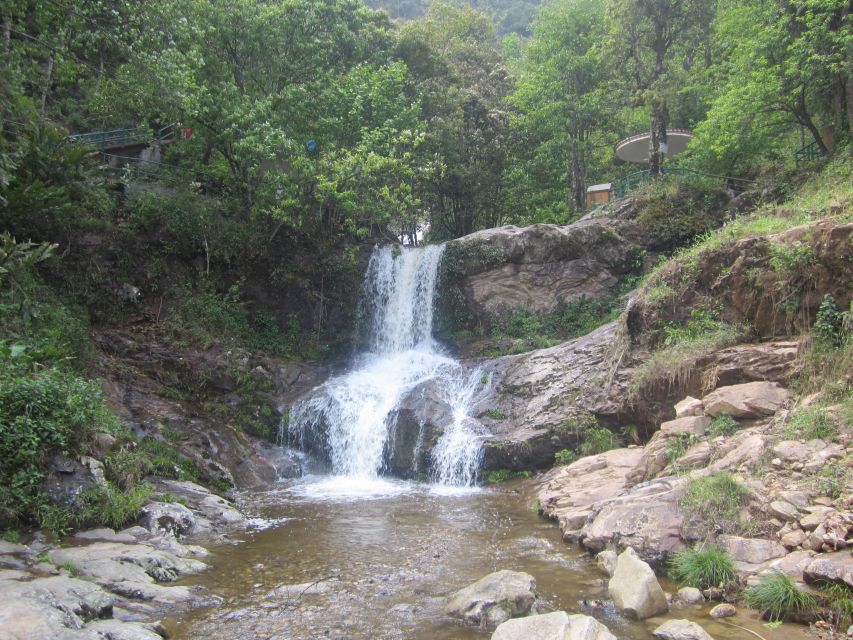 Private Hoang Lien National Park & Tribal Village Trek - Clothing and packing advice for a mountain trail