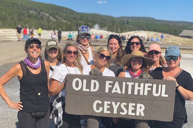 Private Yellowstone Tour: ICONIC Sites, Wildlife, Family Friendly Hikes + lunch - Yellowstone Lake and a very good picnic pause