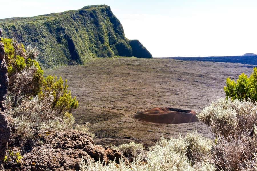Réunion: Piton de la Fournaise Guided Volcano Hike - Starting at Bellecombe with the volcano in view