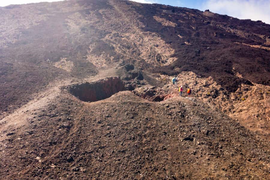 Réunion: Piton de la Fournaise Guided Volcano Hike - Climbing toward Dolomieu Crater