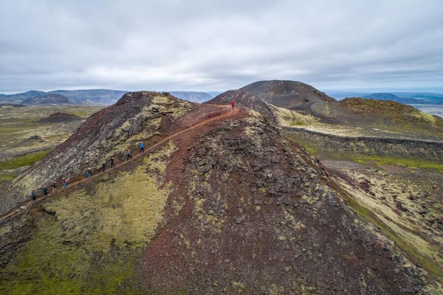 Reykjavik: Thrihnukagigur Volcano Guided Hiking Day Trip - The 10-minute descent into Thrihnukagigur