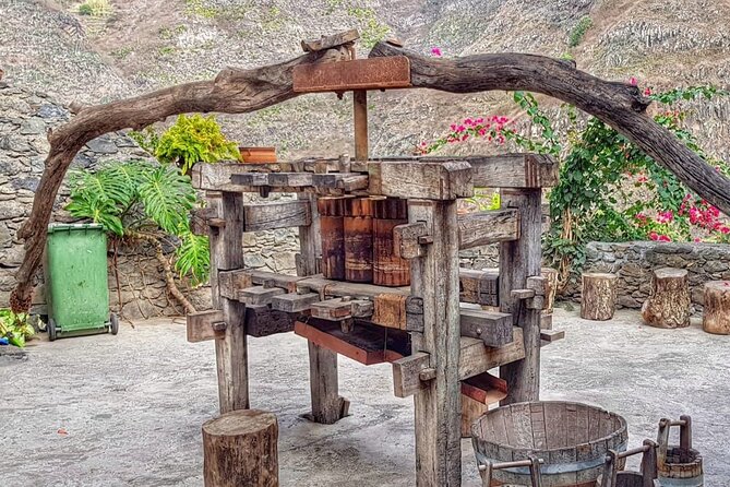 Santo Antão: Day Trip by Car or Trek - Delgadinho Ridge and the road into Ribeira Grande